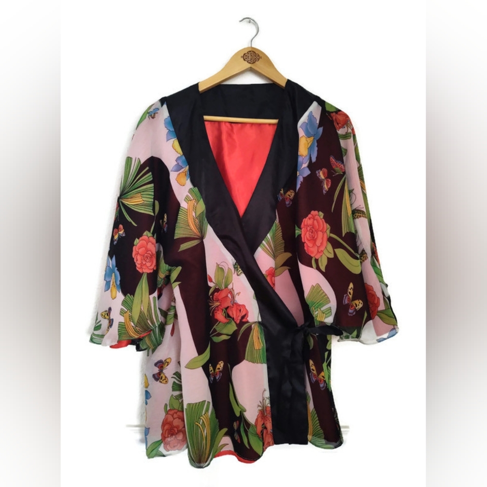 HOT IN HOLLYWOOD Gorgeous Colorful Kimono Wrap Lined Top Size L/XL